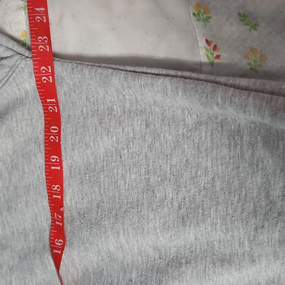 Sweatshirt Color Gray Size Large - Picture 3 of 5